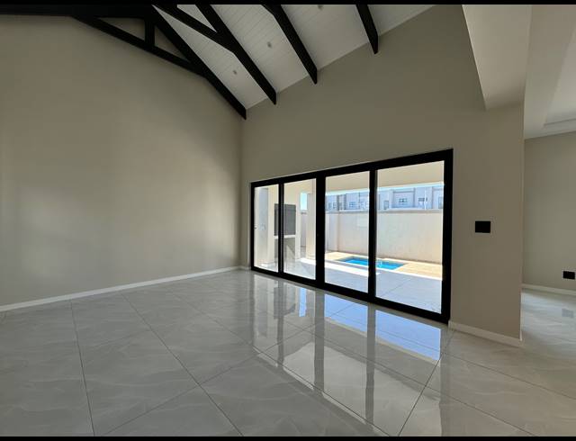 3 BEDROOM HOUSE FOR SALE IN SANDOWN